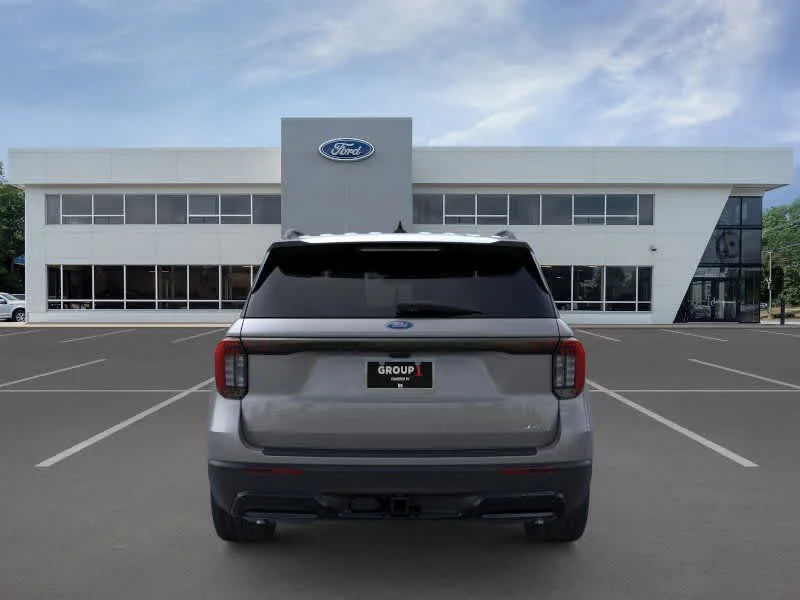 New 2026 Carbonized Gray Metallic Ford ST-Line image 5