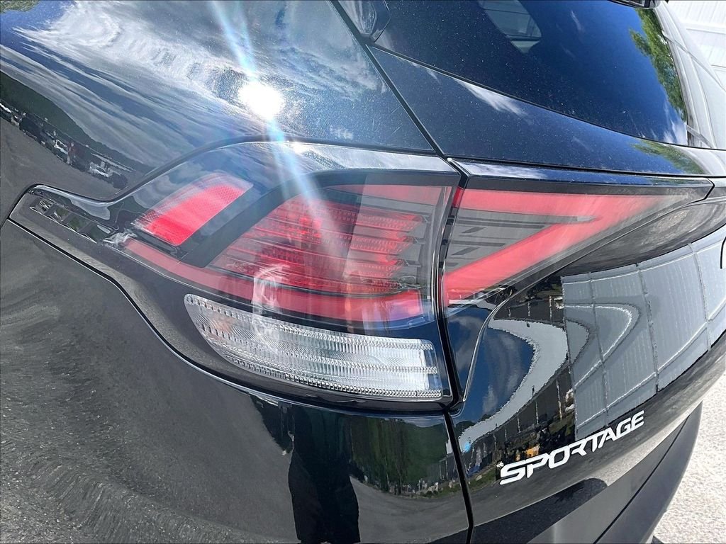 Used 2023 Fusion Black Kia LX image 31