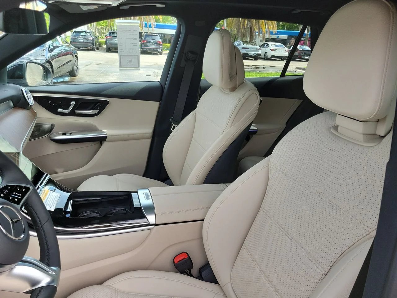 New 2026 Black Mercedes-Benz GLC 300 image 20