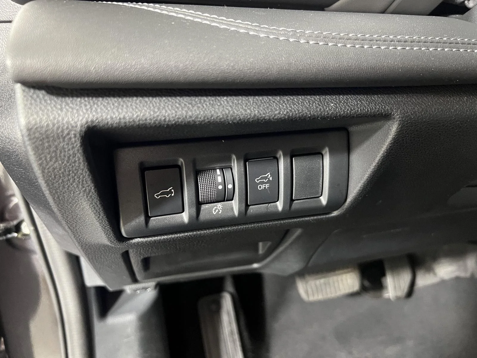 Used 2025 Magnetite Gray Metallic Subaru Limited image 16