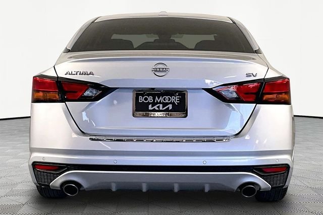 Used 2023 Silver Nissan 2.5 SV image 5