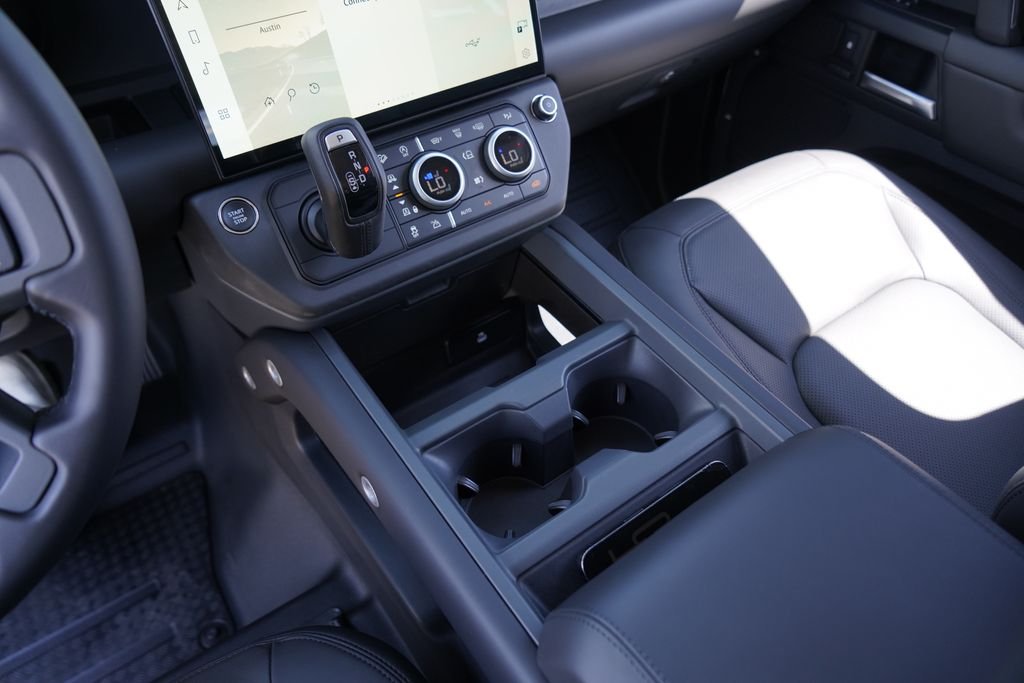 Used 2026 Black Land Rover X-Dynamic SE image 18