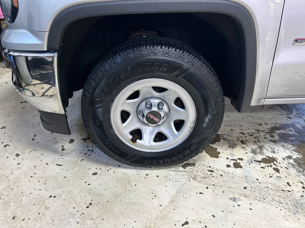 Used 2017 QUICKSILVER METALLIC GMC BASE image 11