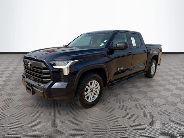 Used 2024  Toyota SR5 image 3