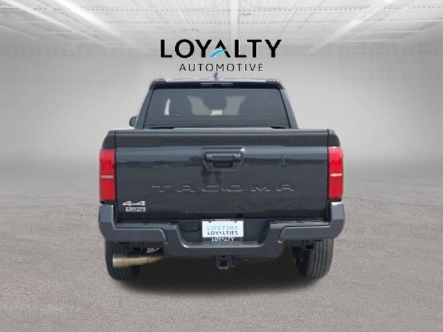 Used 2025  Toyota SR5 image 4
