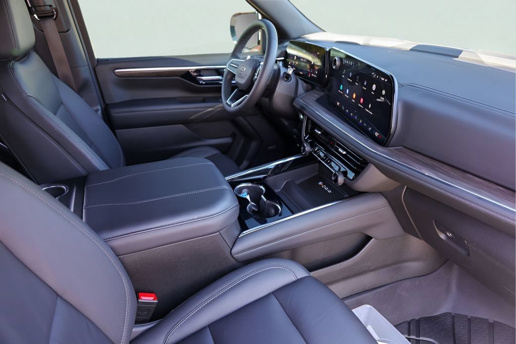 2026 Chevrolet Suburban Z71 - Photo 31