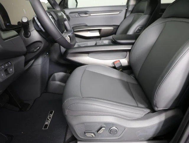 2026 Kia EV9 Light L/R - Photo 12