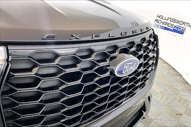 Certified Used 2025 Black Metallic Ford ST-Line image 51