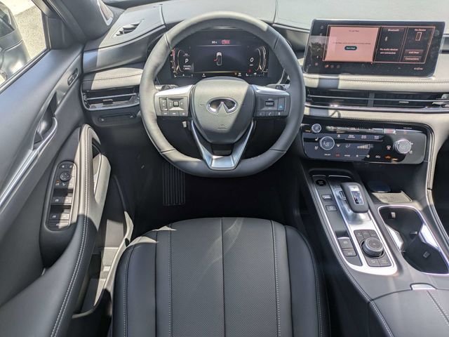 New 2027 2T RAD WHT INFINITI Sport AWD image 17