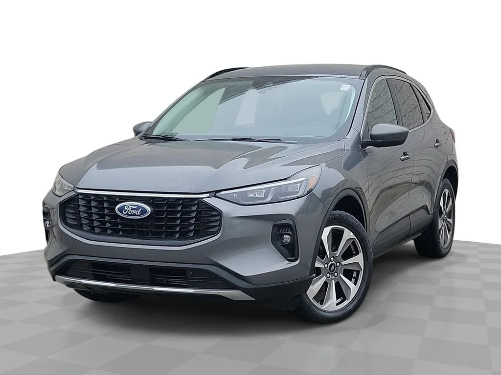 Used 2025  Ford Platinum image 1