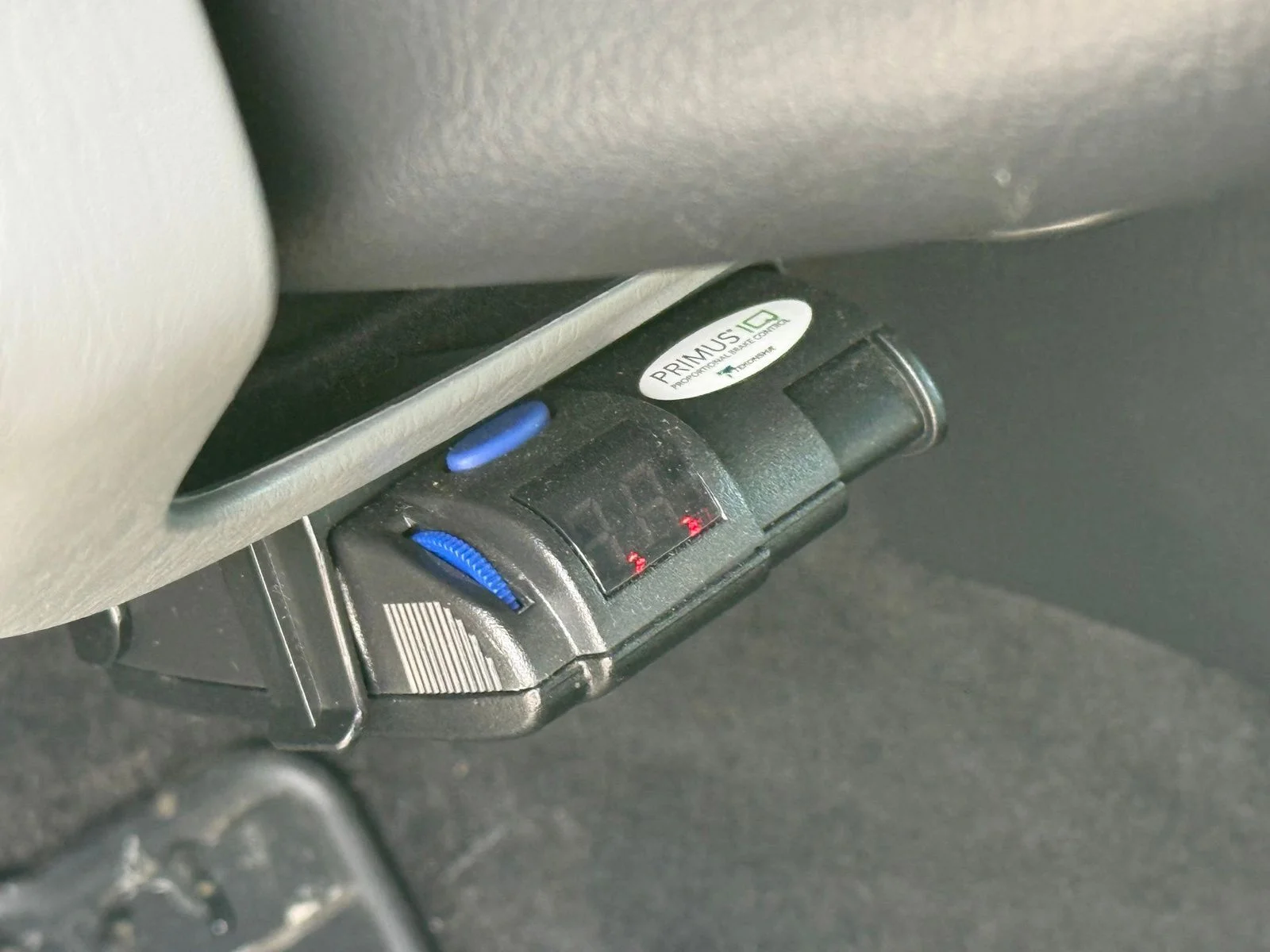 Used 2012 White Toyota Base image 29
