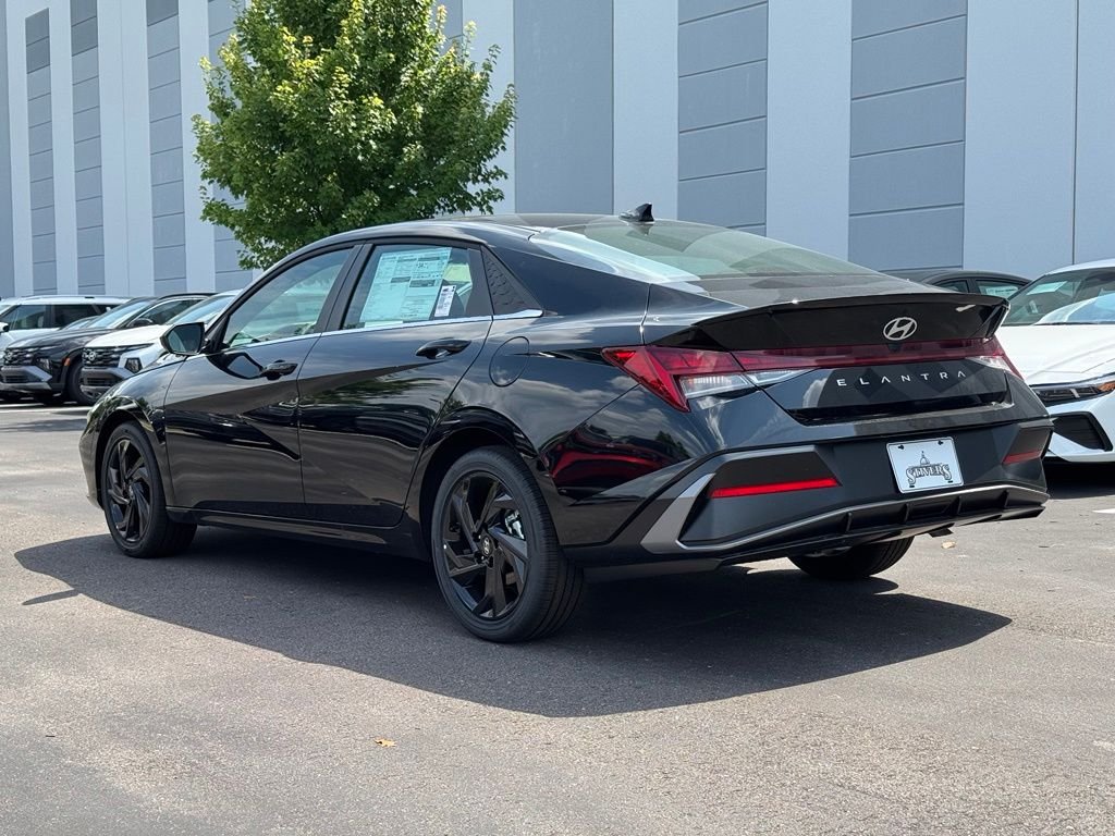2026 Hyundai Elantra SEL - Photo 10