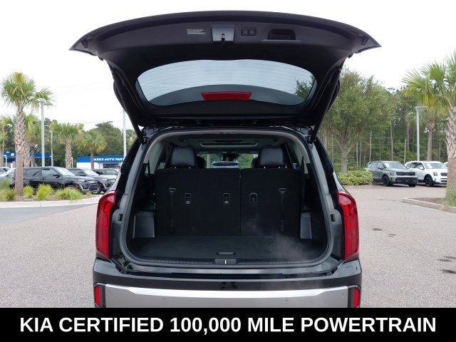 Used 2025 Black Kia S image 32