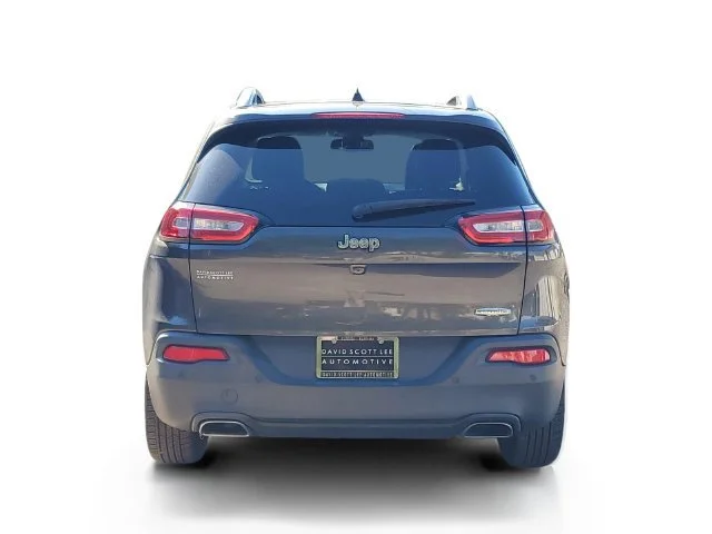 Used 2017 Granite Crystal Jeep Latitude image 6