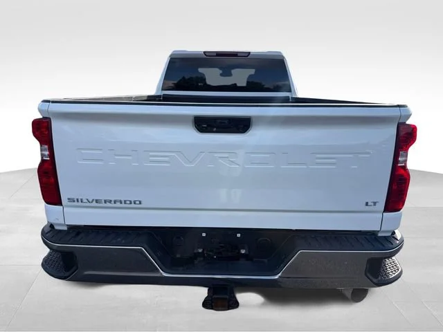 Used 2025 Summit White Chevrolet LT image 4