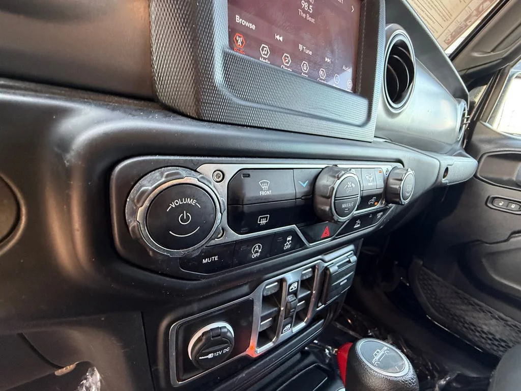 Used 2023 Black Jeep Sport S image 23