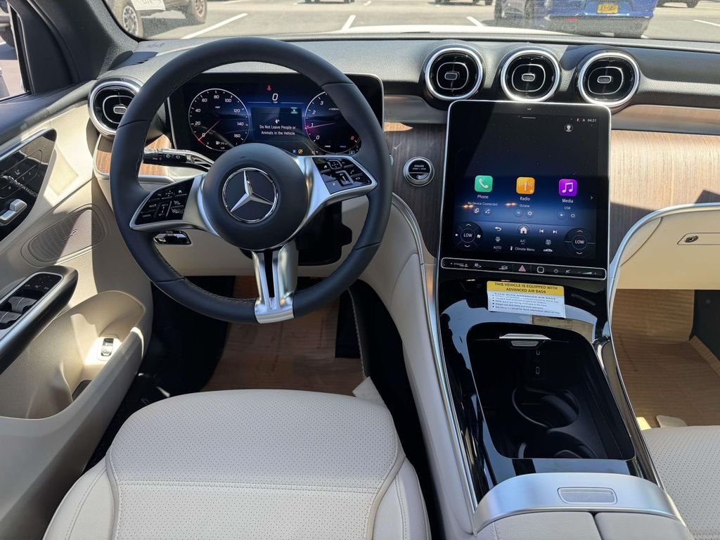 New 2026 Polar White Mercedes-Benz GLC 300 image 5