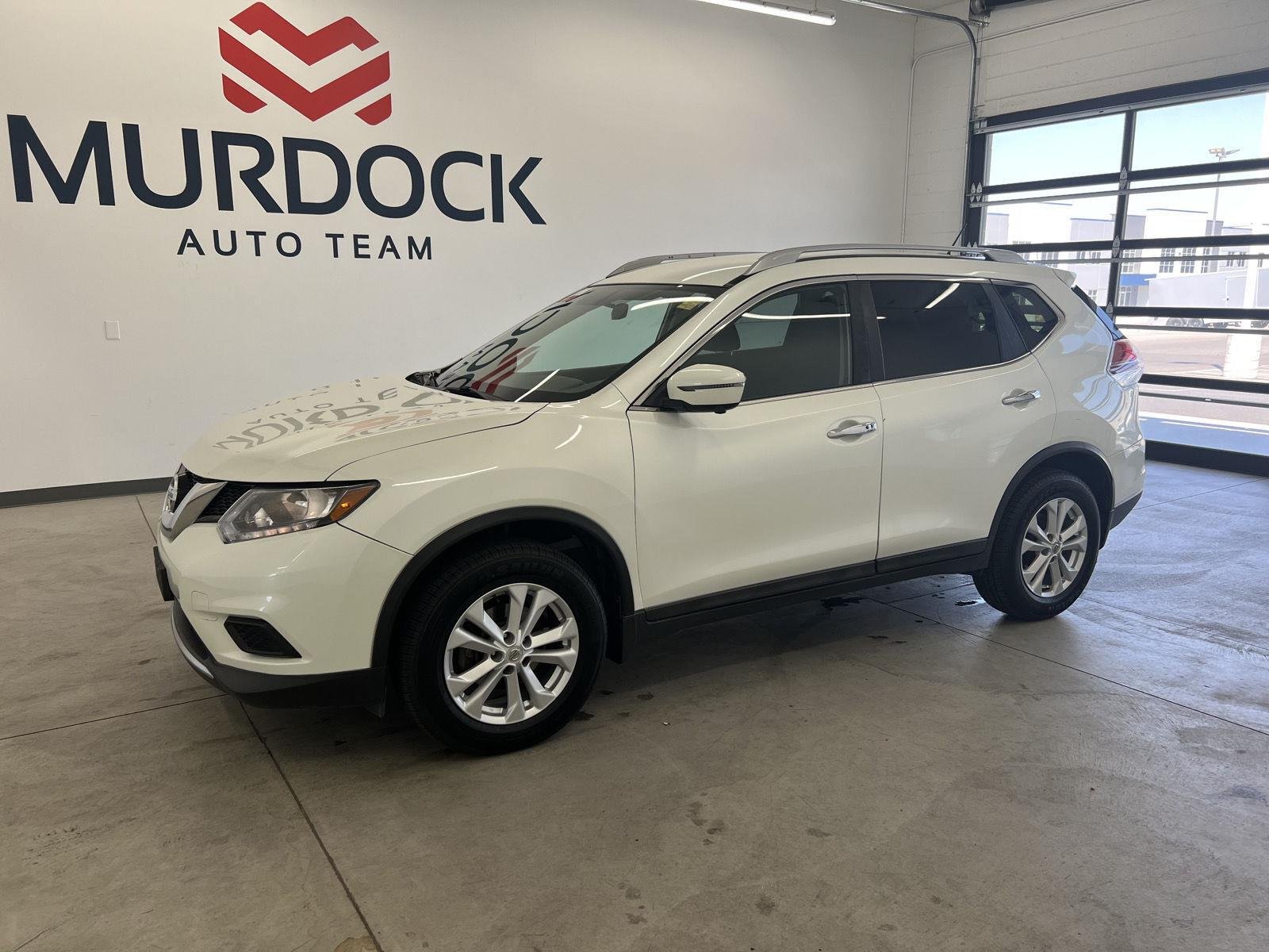 Used 2016 Pearl White Nissan SV image 1