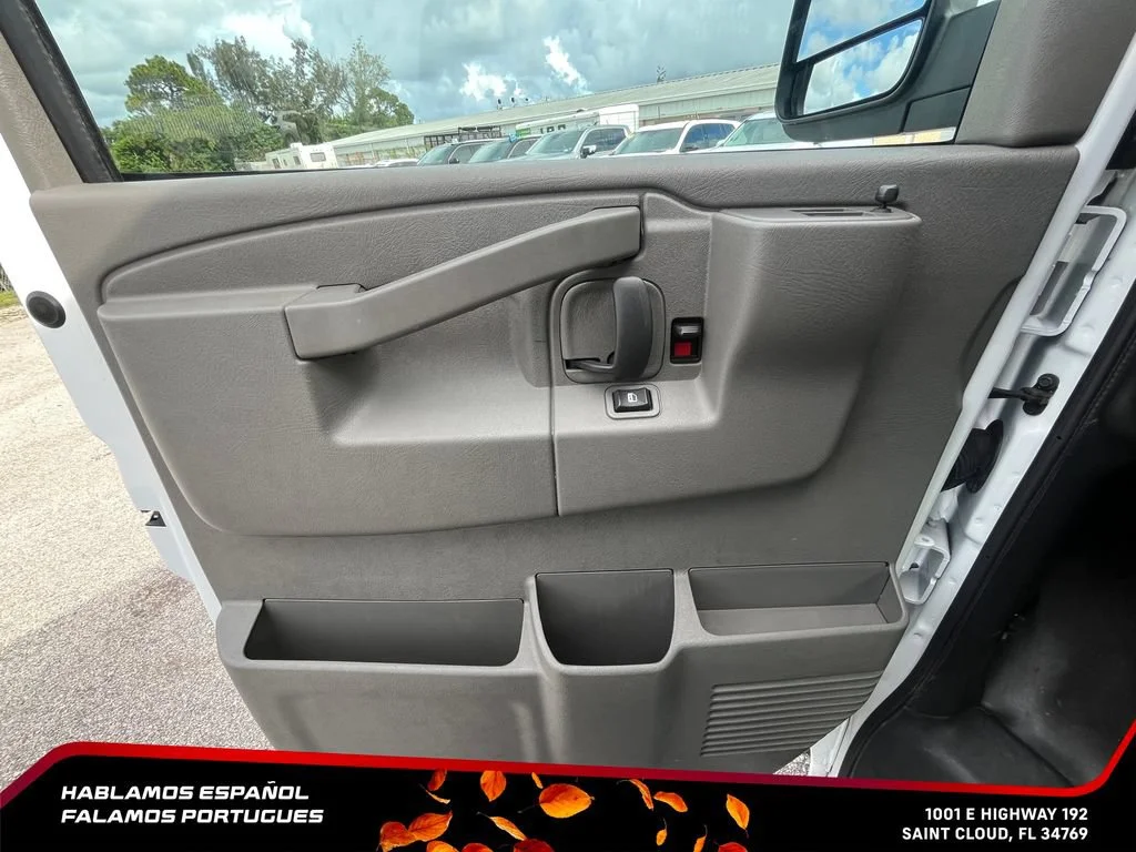 Used 2025 Summit White GMC Work Van image 18