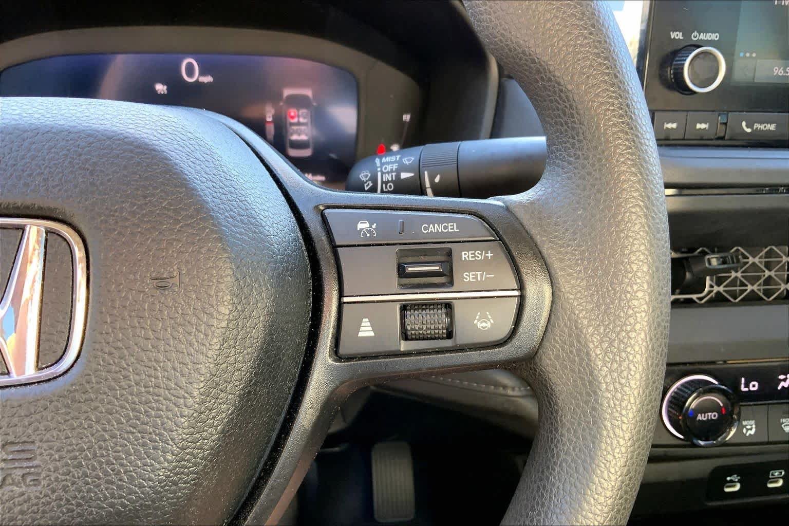 Used 2025 Solar Silver Metallic Honda SE image 24