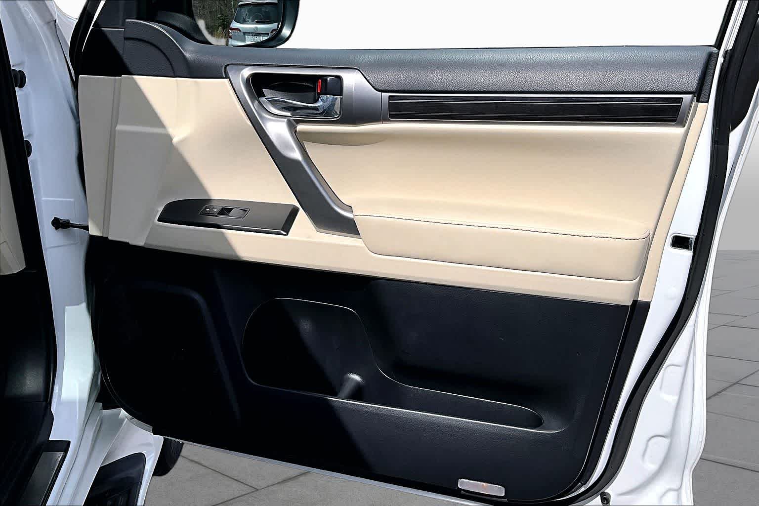 Used 2023 Eminent White Pearl Lexus Premium image 48