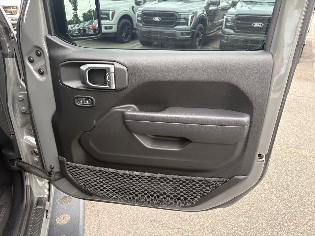 Used 2023 Sting Gray Clearcoat Jeep Rubicon image 24