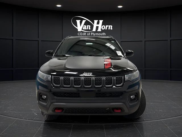 Used 2023 Diamond Black Jeep Trailhawk image 2