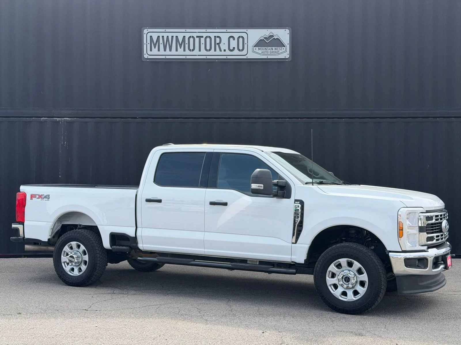 Used 2024 White Ford XLT image 1