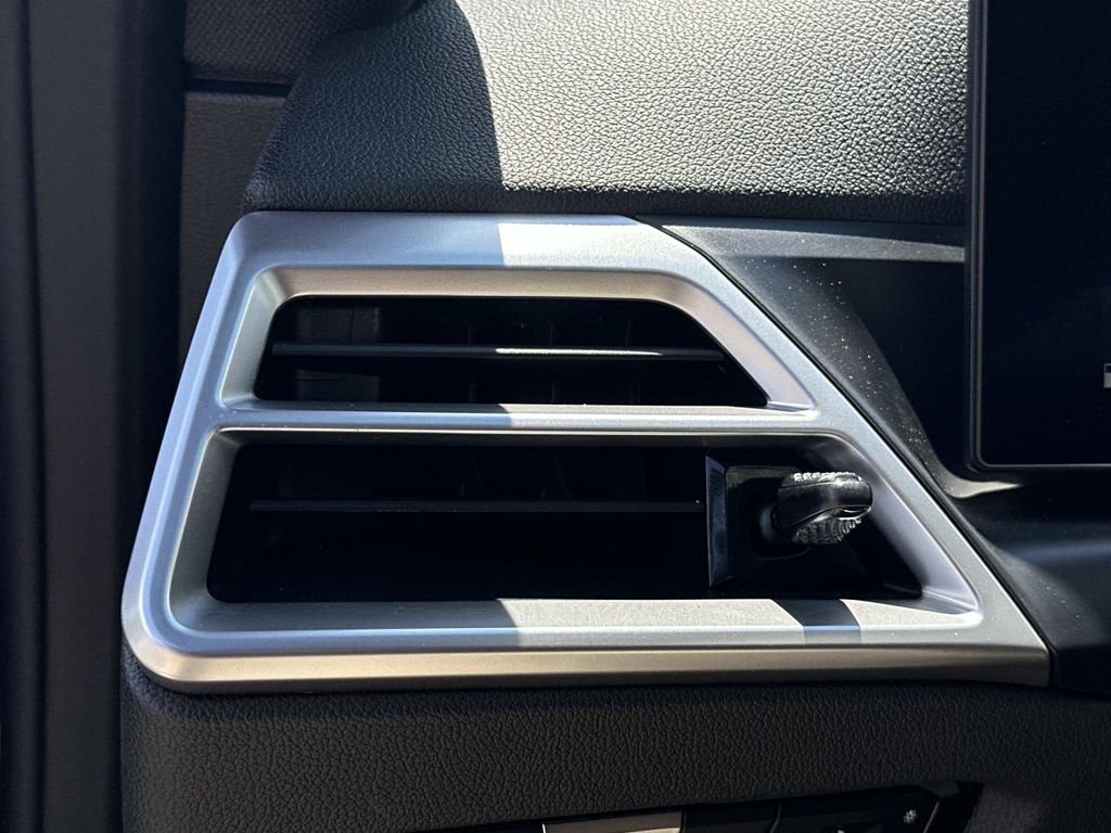 2025 BMW 2 Series 230i - Photo 29