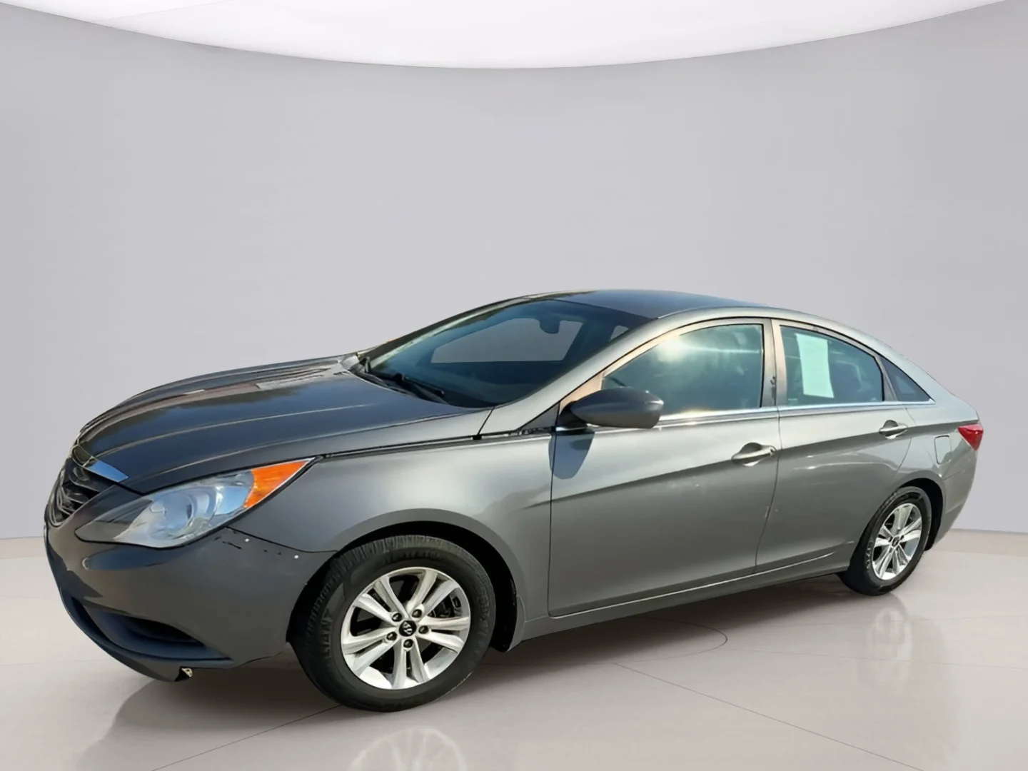 Used 2013 Gray Hyundai GLS image 3