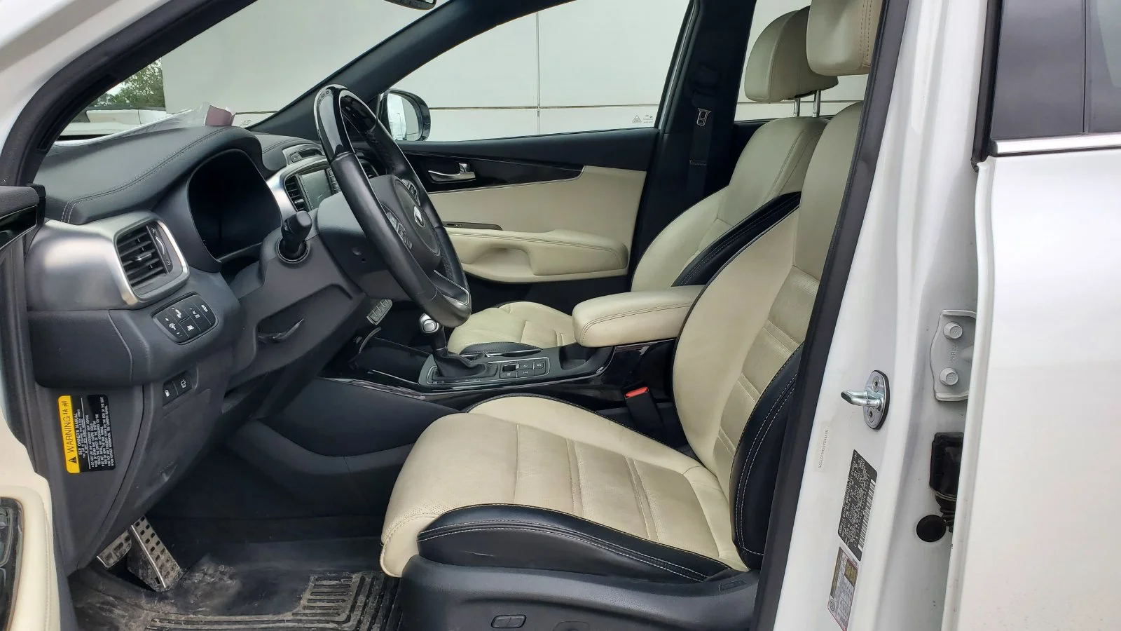 Used 2017 White Kia SX Limited image 5