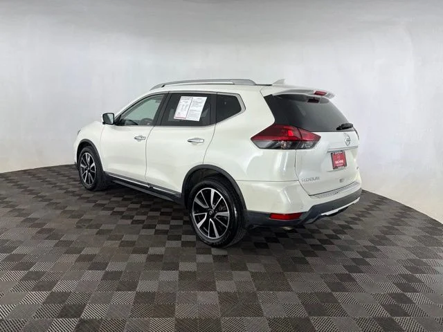 Used 2020 White Nissan SL image 7