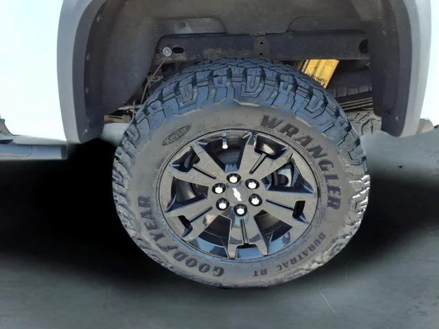 Used 2018 White Chevrolet ZR2 image 10