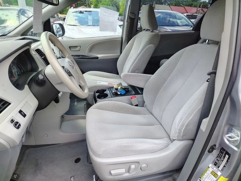 Used 2014 Silver Toyota LE image 8
