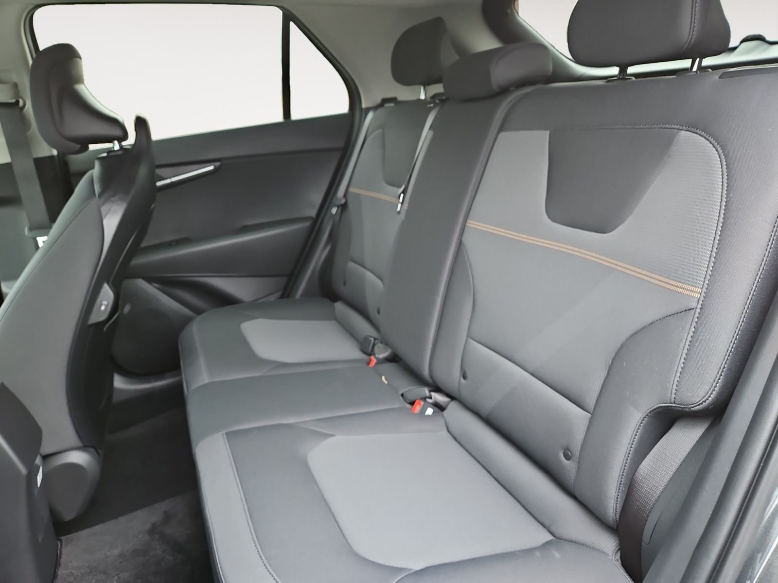 2025 Kia Niro LX - Photo 13