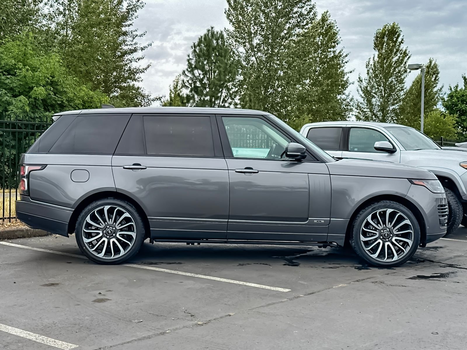 Used 2018  Land Rover 5.0L V8 Supercharged image 2
