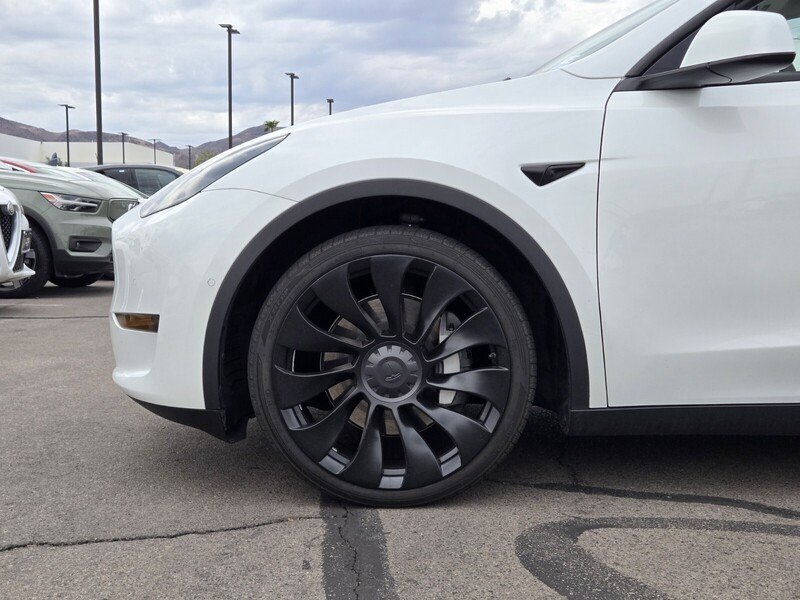 Used 2021 Pearl White Multi-Coat TESLA LONG RANGE AWD image 10