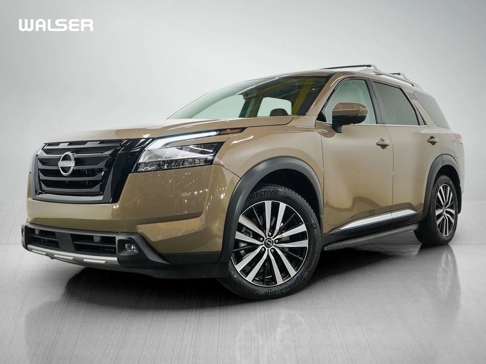 2023 Nissan Pathfinder Platinum 4WD's photo