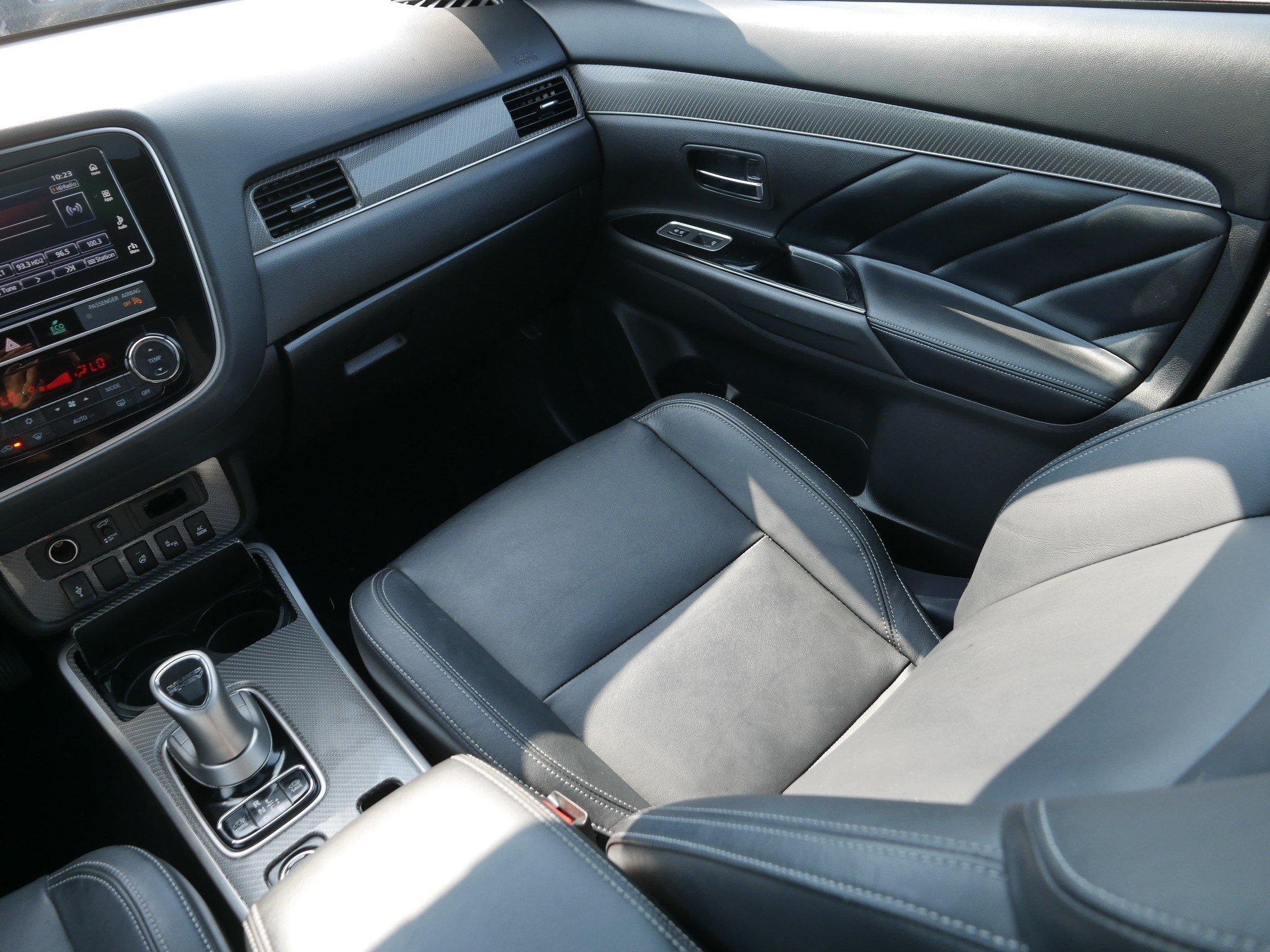 Used 2019 Mercury Gray Metallic Mitsubishi GT image 11
