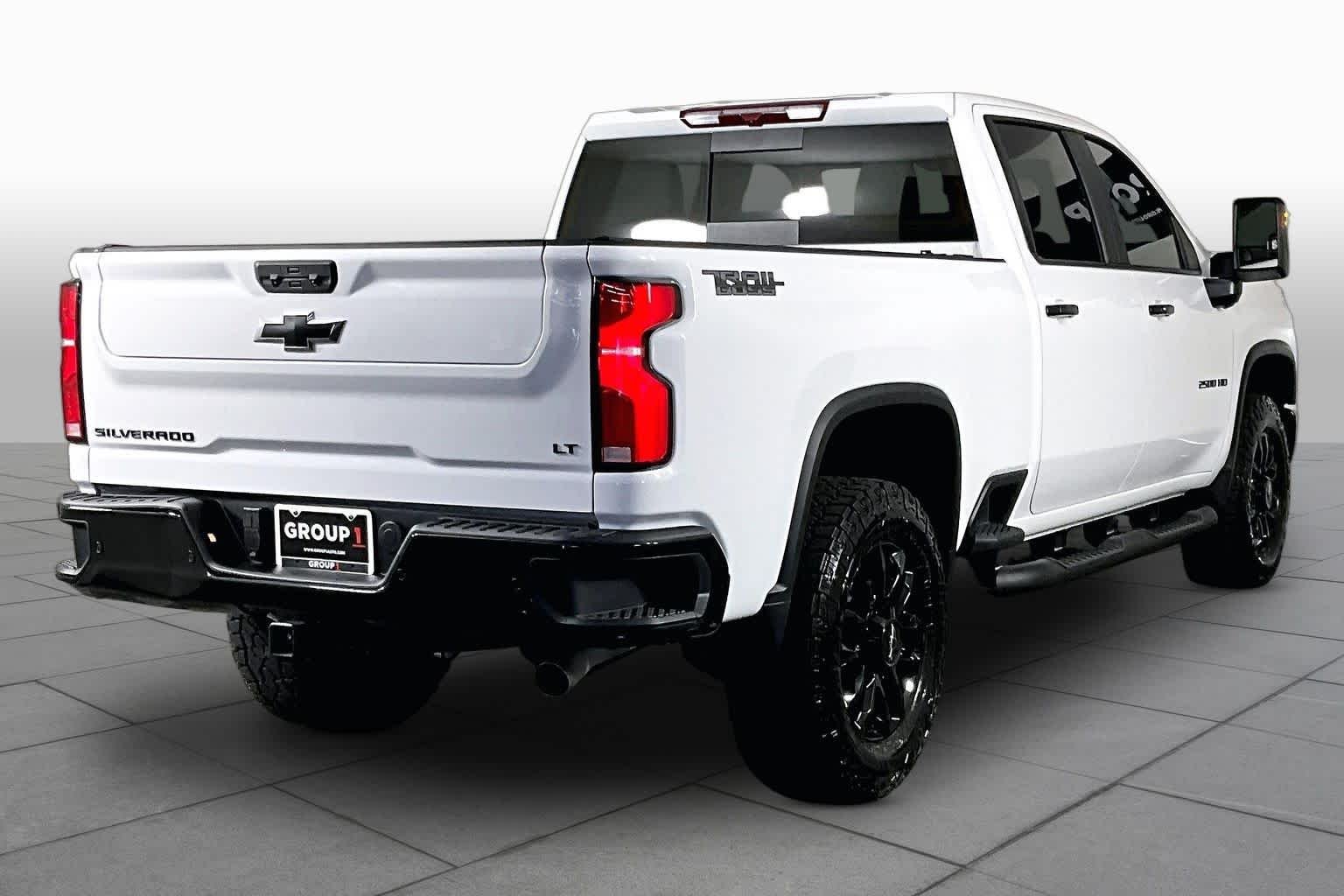 Used 2026 Summit White Chevrolet LT image 13