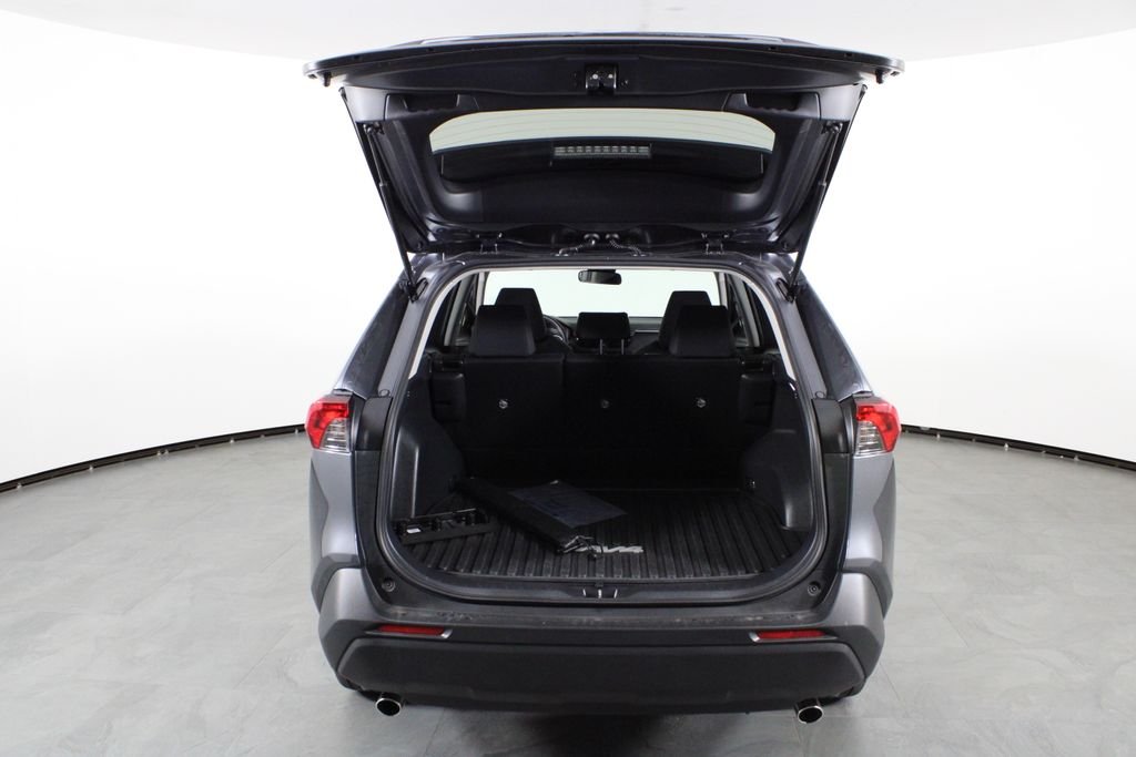2025 Toyota RAV4 LE - Photo 15