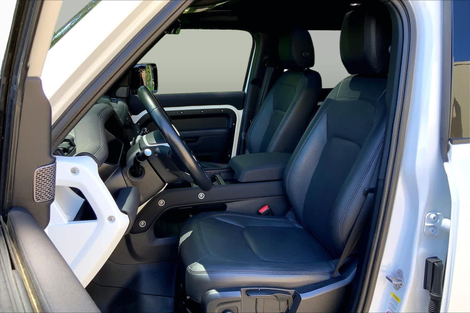 Used 2023 Fuji White Land Rover S image 9