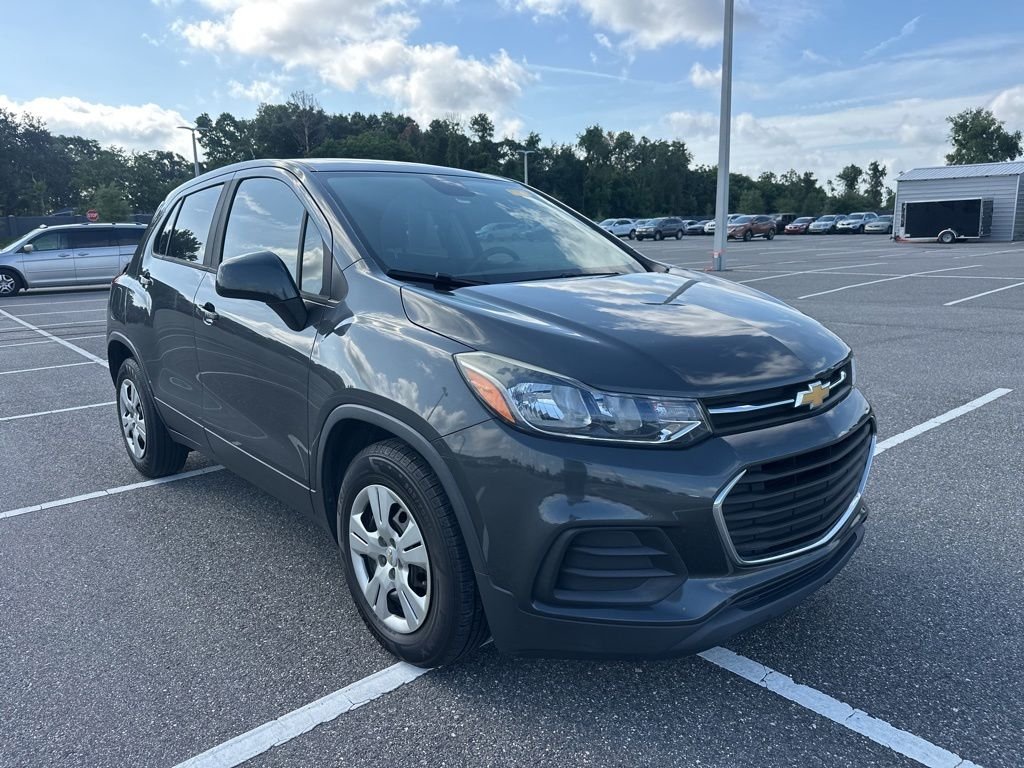 2019 Chevrolet Trax LS's photo