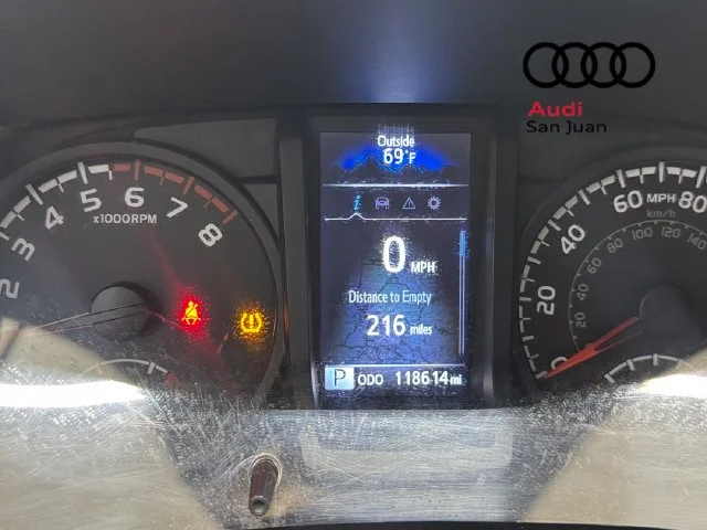 Used 2018 White Toyota SR image 17