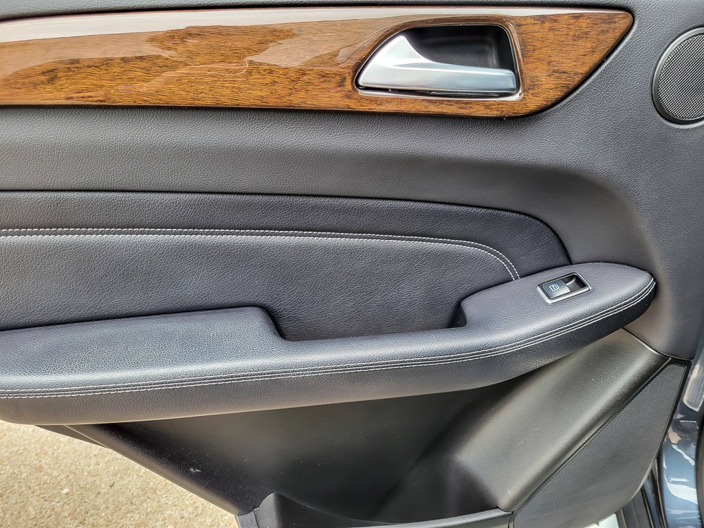Used 2014  Mercedes-Benz ML 350 BlueTEC® image 20