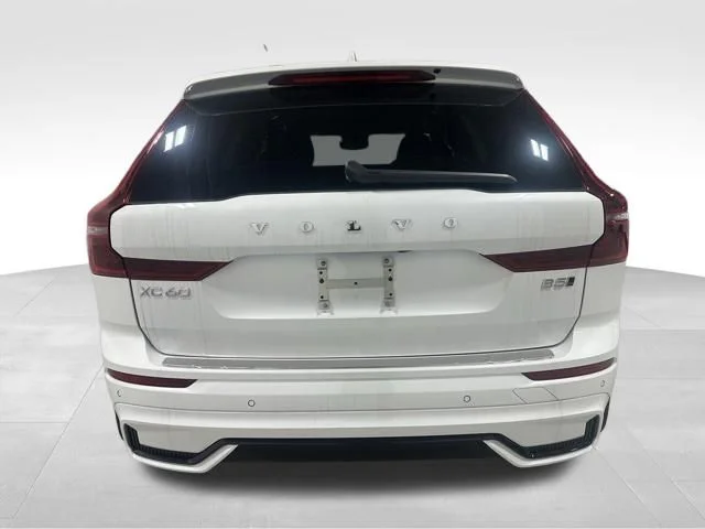 New 2026 Crystal White Volvo Plus image 7