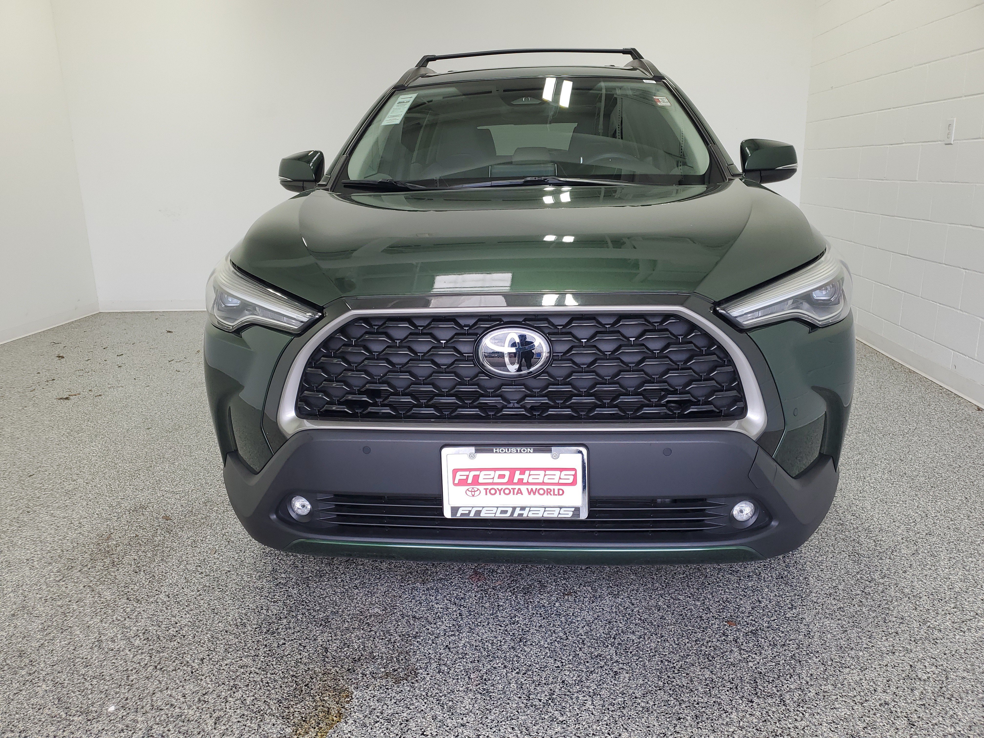 Used 2024 Green Toyota XLE image 3