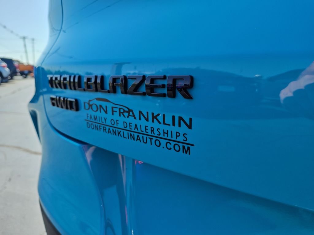 Used 2021 Green Chevrolet RS image 28