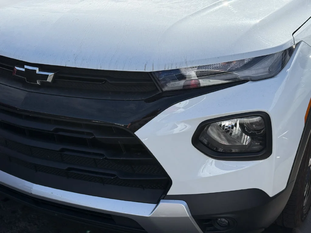 Used 2022 SUMMIT WHITE Chevrolet LT image 3