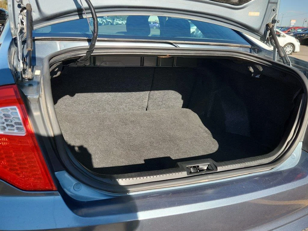 Used 2012 Steel Blue Metallic Ford SE image 12